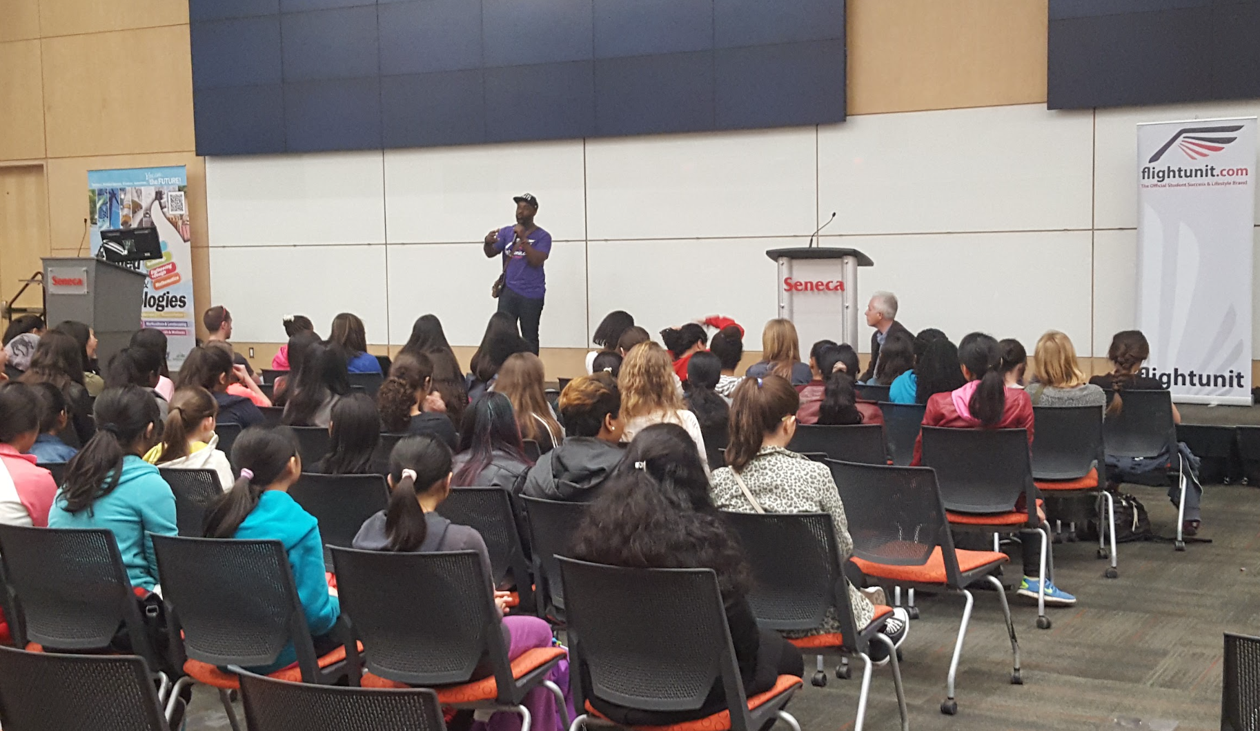 Students gathered for a flightunit Elite leadership experience